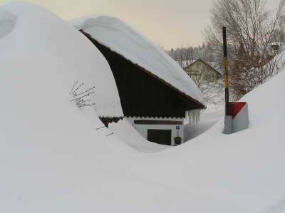 Einfahrt oben mit Schnee