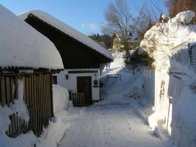 Einfahrt oben ohne Schnee